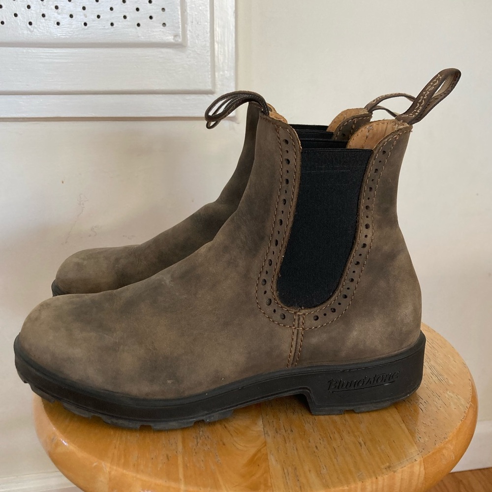 Blundstone Rustic brown Chelsea ankle boots, size US 7.